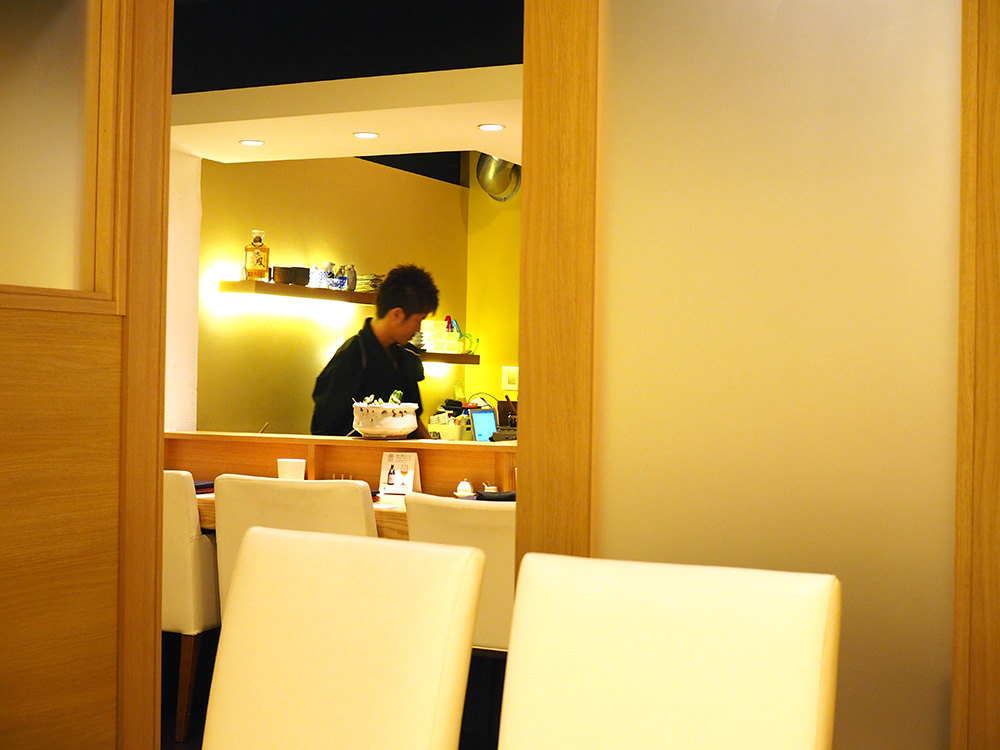 赤坂の人は地下がお好き 赤坂焼鶏 鳳はなれ がオシャレすぎ 美酒佳肴 赤坂の人は地下がお好き 赤坂焼鶏 鳳はなれ がオシャレすぎ 美酒佳肴